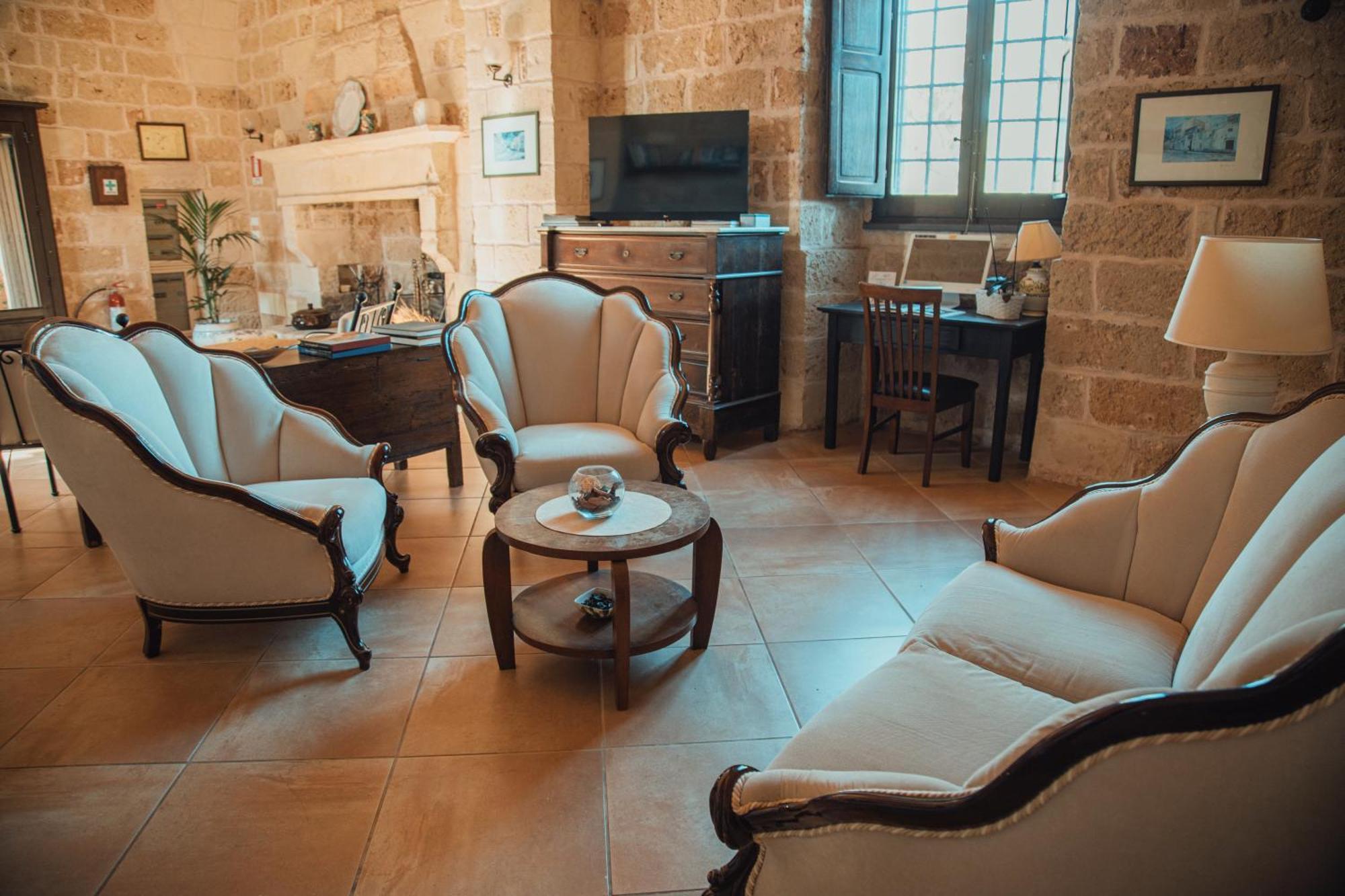 Tenuta Masseria & Spa Chicco Rizzo Sternatia Екстериор снимка